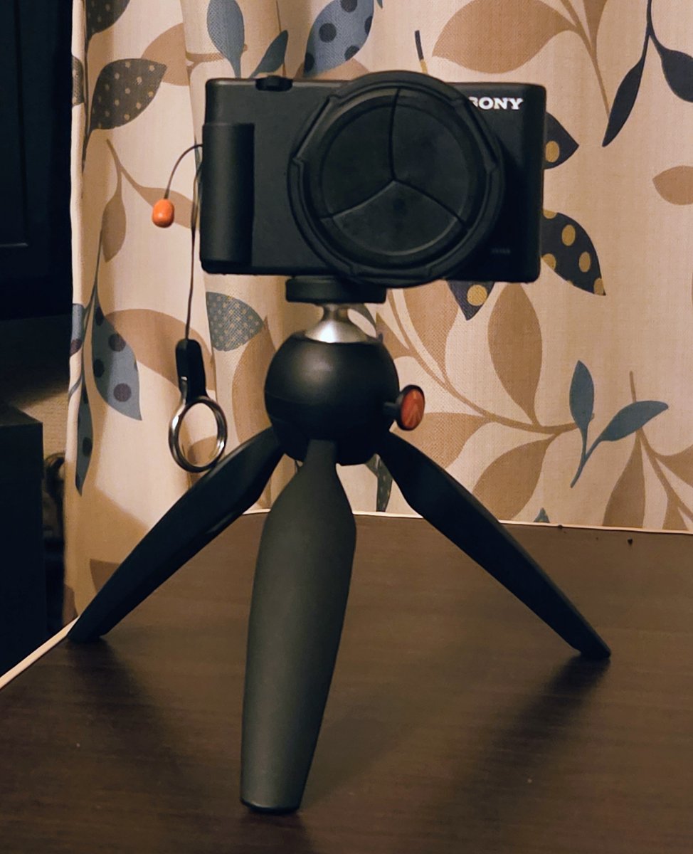 papamaku55's tweet photo. 🙄普通に良すぎる…
動画スロー撮れるし
写真📸F1.8からだし
 #ZV-1 https://t.co/h79F2fpchk