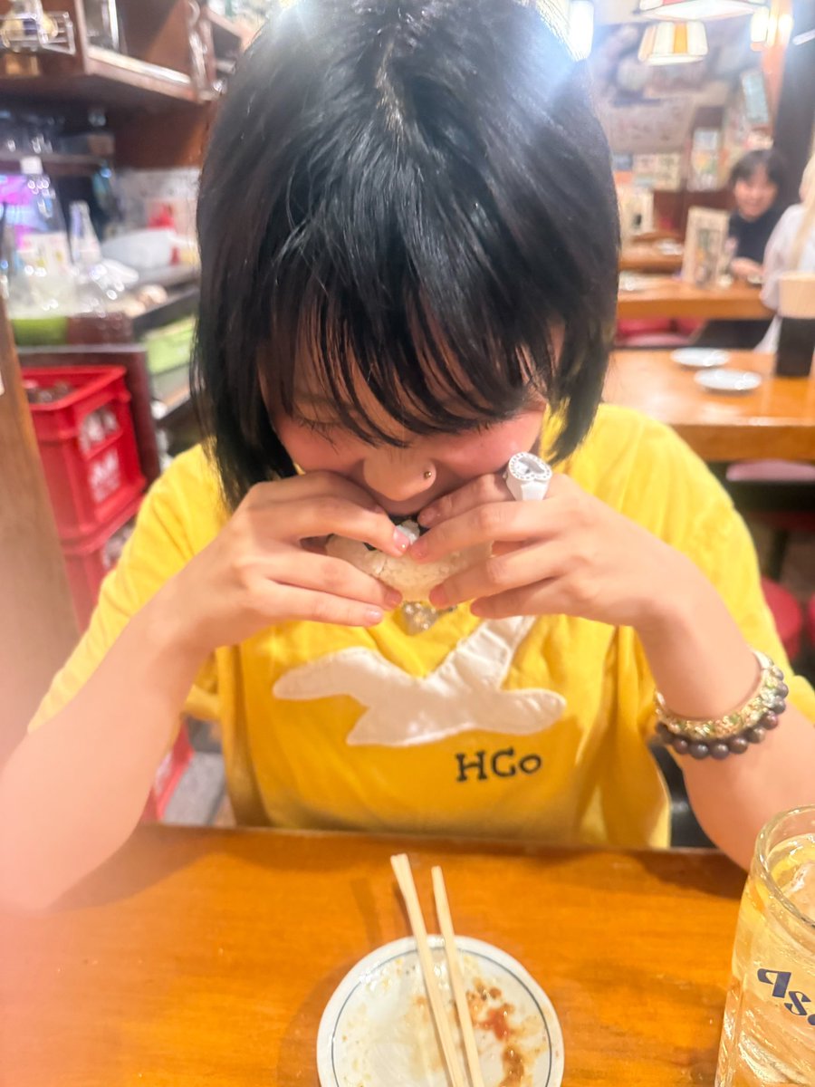 o_nsw1122's tweet photo. 飯食う時この顔になりがち。 https://t.co/G7O4ukEOa3