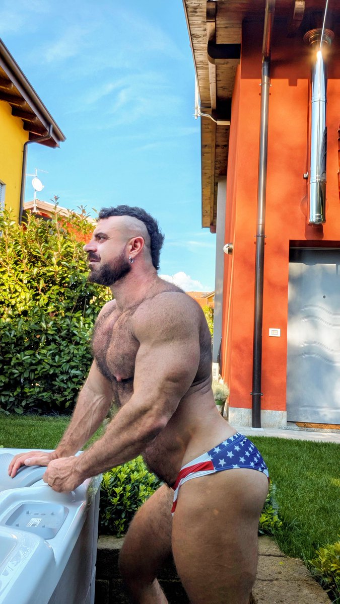 Antonythebig's tweet photo. Behave… unless you want me to make you 😈 https://t.co/870ZfX94bb