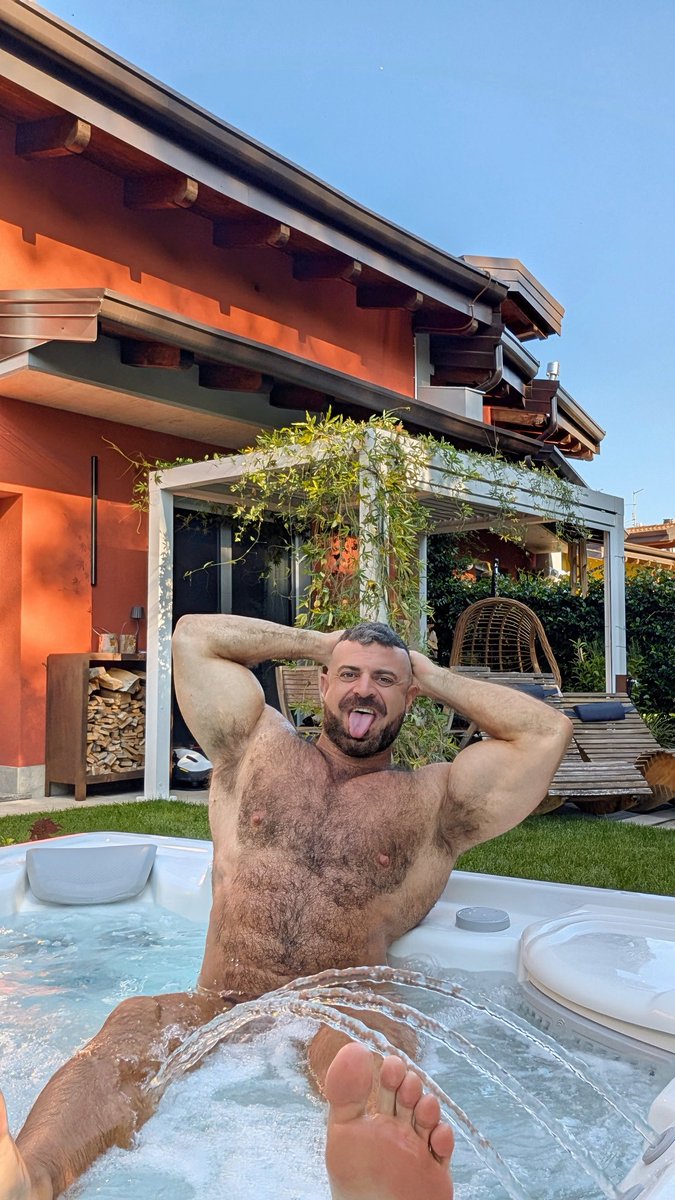 Antonythebig's tweet photo. Behave… unless you want me to make you 😈 https://t.co/870ZfX94bb