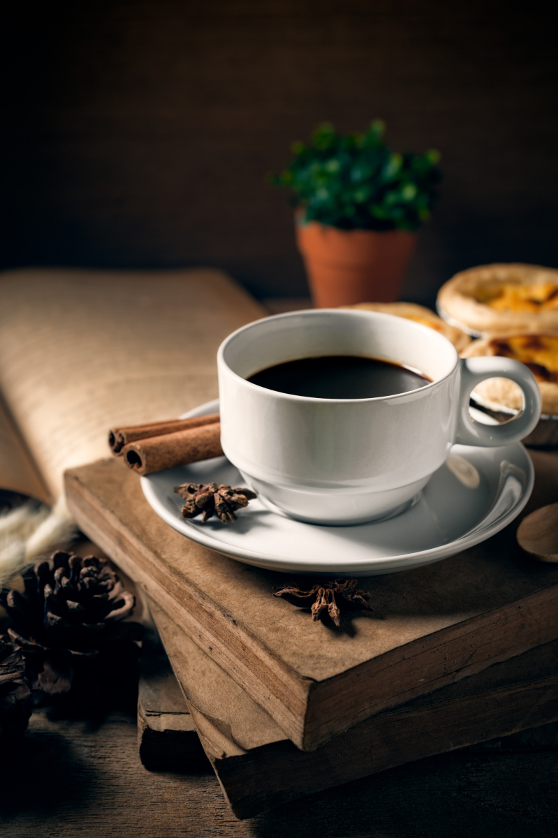 KandyKaatzzo's tweet photo. Spent the best afternoon curled up with a warm latte and a good book—slow days hit different. https://t.co/nzeSYvVcFu
