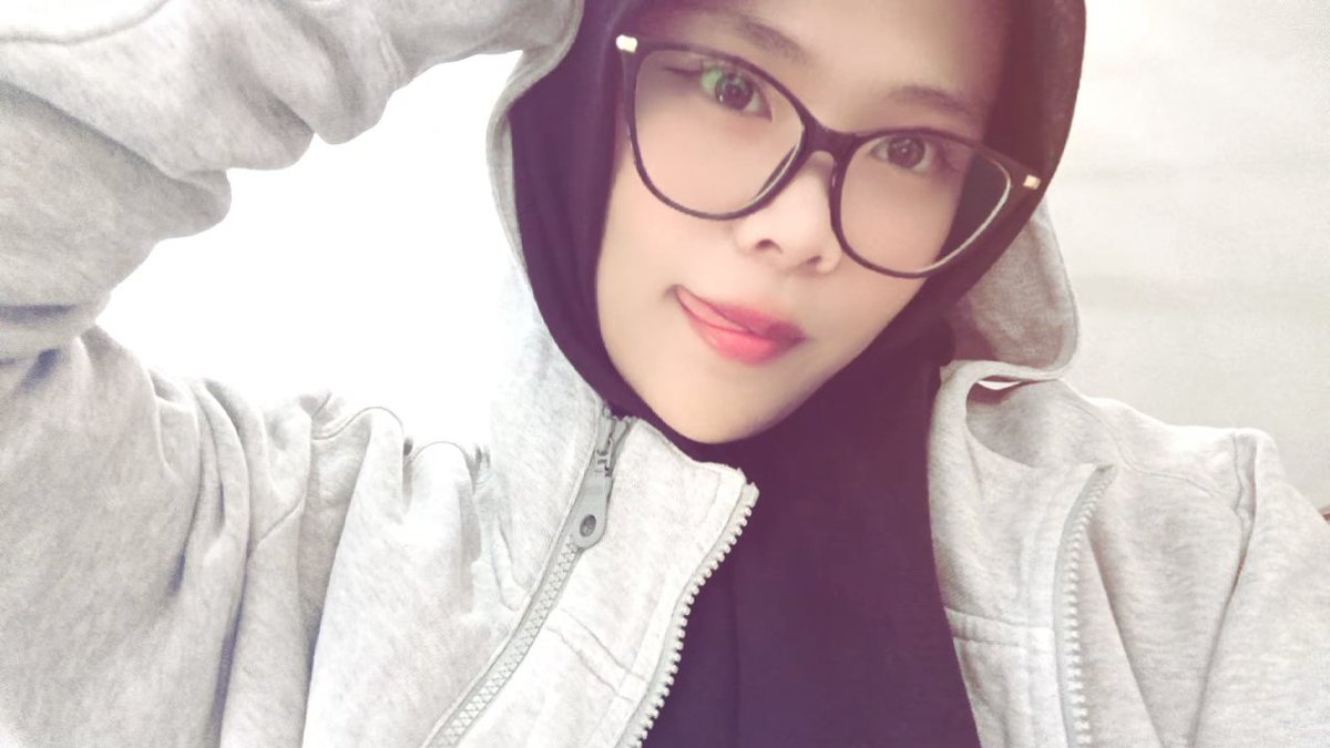 htaomiy's tweet photo. beda vibe gitu yah klo di kerudung https://t.co/JZYA1RlnWR