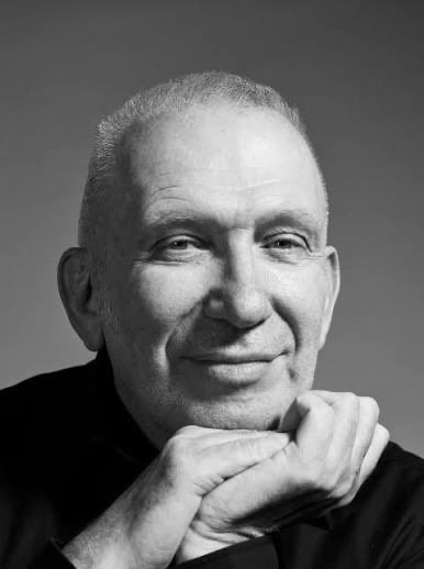 clavier_henri's tweet photo. Portrait de Jean Paul Gaultier 🤍
Le Roi du Prêt à Porter de Paris✨ https://t.co/aAoiEo7nJZ