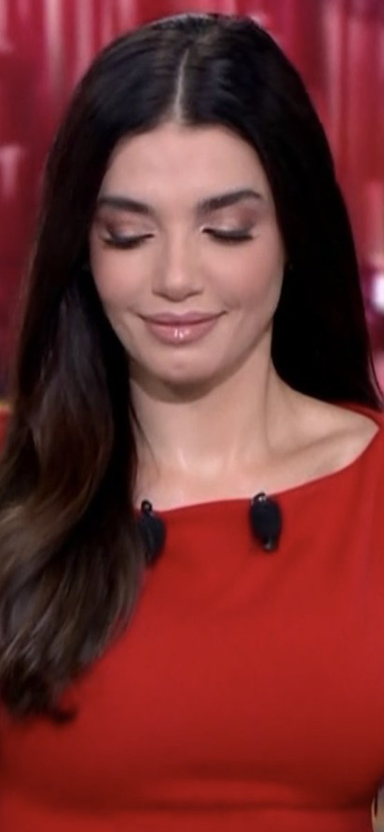 zezoaliraqi150's tweet photo. الجميلة ليال الاختيار مذيعة قناة العربية ❤️ ❤️ ❤️ https://t.co/jZaUkaYvRz