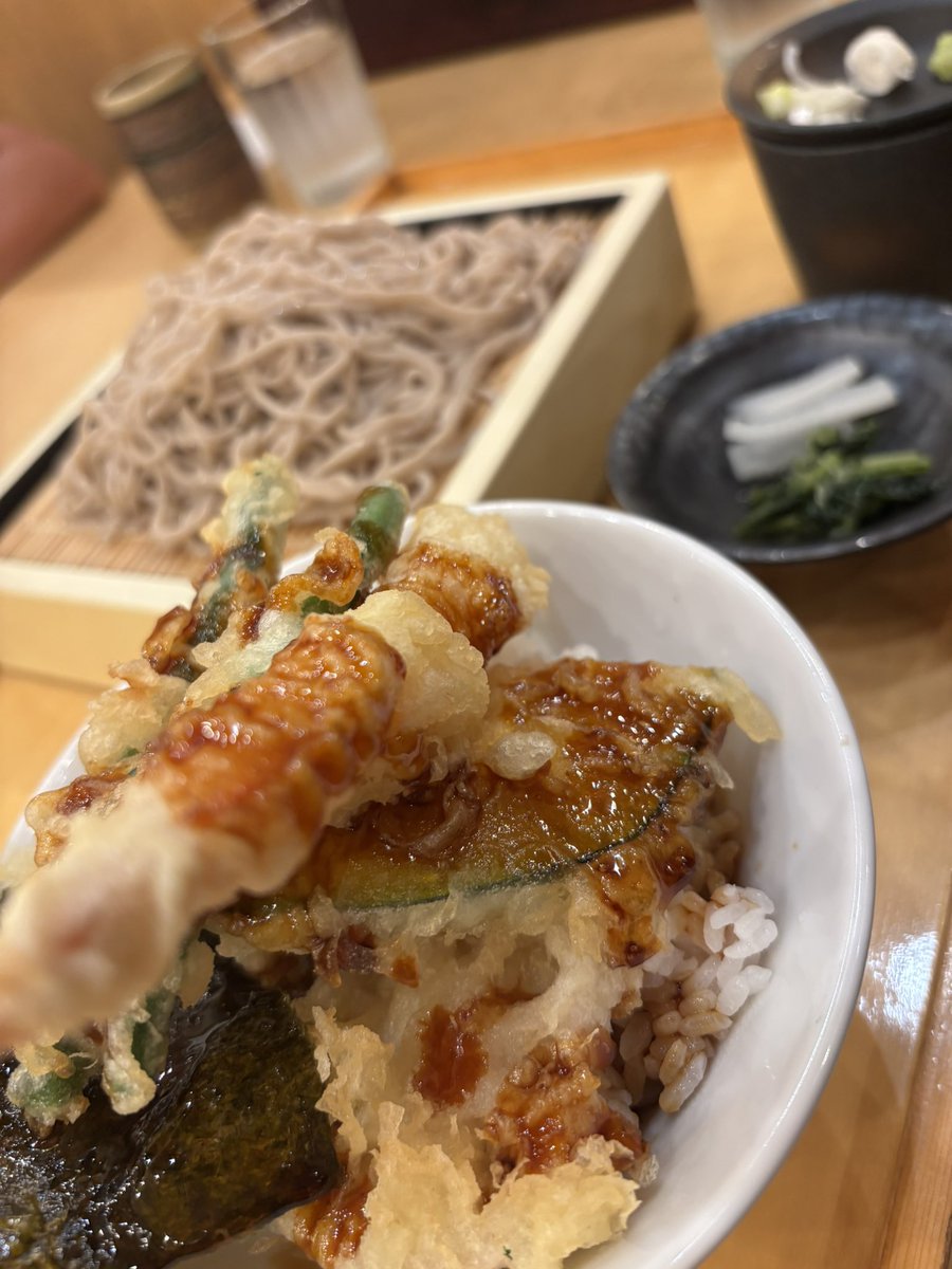 626risa666's tweet photo. 無事帰ってきた。
福山城に寄ってきたー疲れたわ。

腰痛い。

(つ∀-)オヤスミー https://t.co/OAvToupNgx
