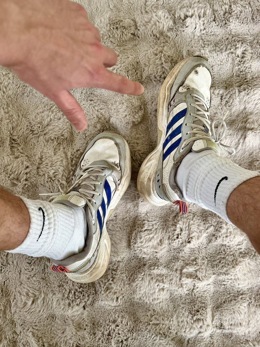 Step2Brothers's tweet photo. Rehoming my old sneakers to 
a good home 🔥👟 Who’s gonna
take really good care of them? 

https://t.co/t0DOhySdpO https://t.co/BJHTOtf558