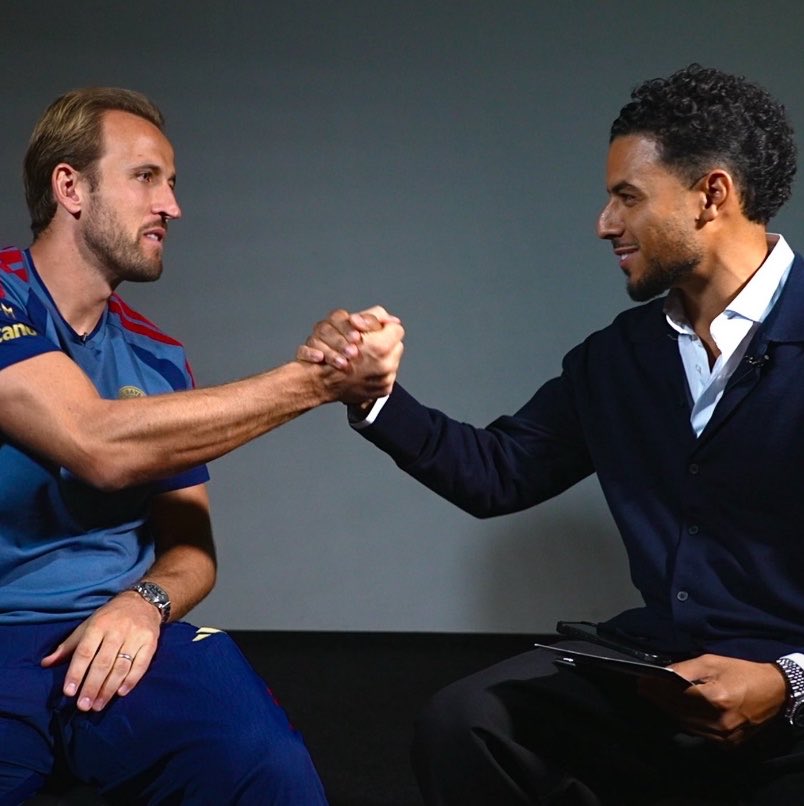ActuFoot_'s tweet photo. 🚨🚨 Bixente LIZARAZU 🇫🇷 sur l’interview donnée par Harry KANE 🏴󠁧󠁢󠁥󠁮󠁧󠁿 à @telefoot_TF1 👇 :

« C’EST LA CLASSE 🙌 !

IL FAUT MONTRER CETTE INTERVIEW AUX AUTRES JOUEURS. La grande classe. 

Il reste EXTRÊMEMENT COLLECTIF dans sa vision : "SANS LES AUTRES, TU N’ES RIEN" dans ce sport. L’équipe est au-dessus de tout.

La classe aussi de reconnaître que les autres ont leur mérite, je l’ai pas toujours entendu dans les discours… » 👀

📸 @YassinNfaoui