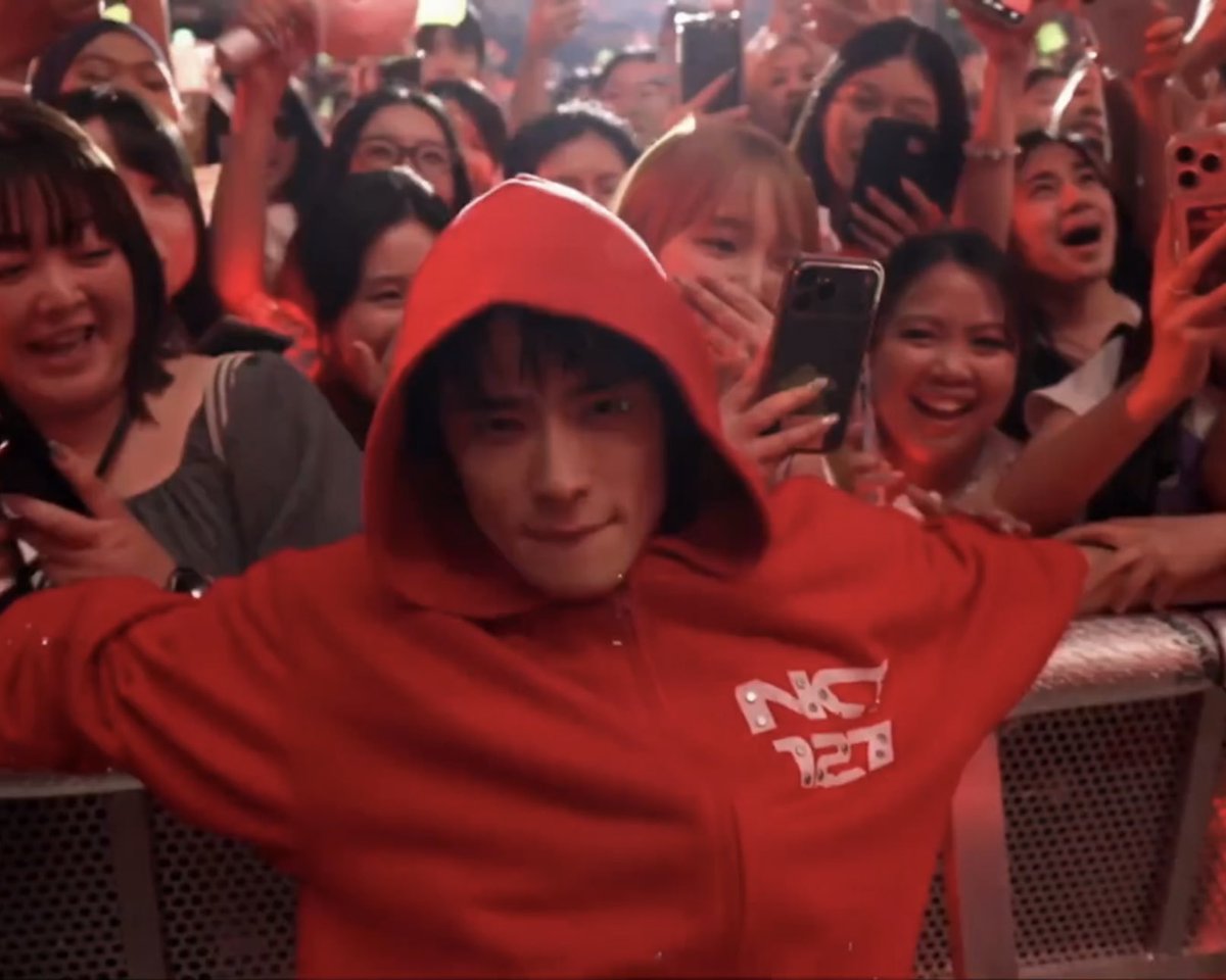 JAEWOOLOOKS's tweet photo. JAEHYUN WITH THE AUDIENCE WTF https://t.co/KgX54d6dl5