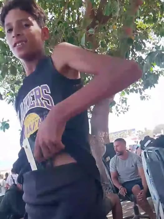 pepeluspain's tweet photo. AVISO A LA POBLACIÓN Y A LAS FCSE - EL TRAMPOLIN.

El moro , aunque muy joven , ya es delincuente y lo lleva en sus genes.  Es carne de cañon¡¡ https://t.co/n8V63hFxFk
