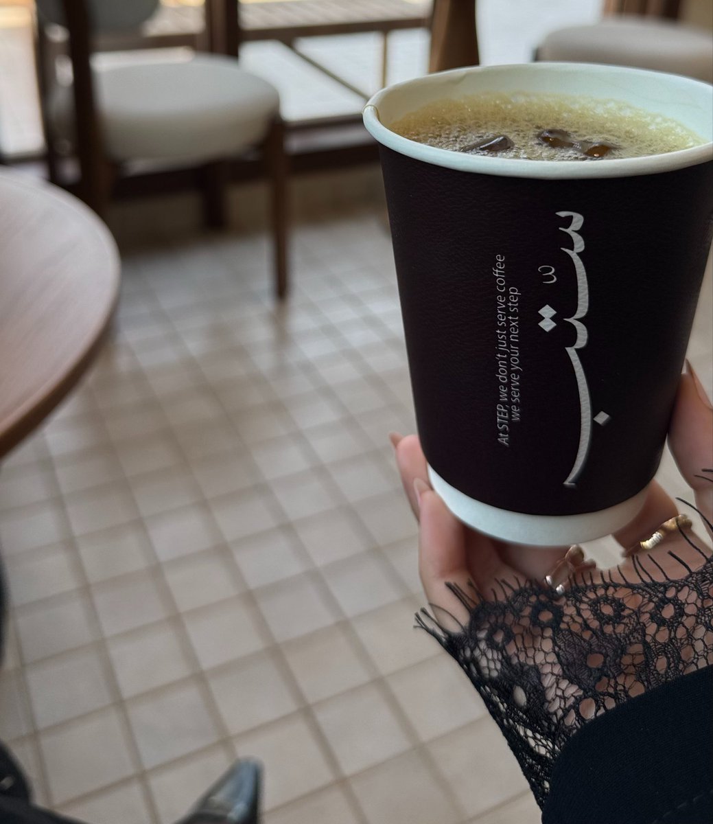 2oiiel_'s tweet photo. في اثبات المحبه رغم البُعد
 قال سعد بن جدلان : 

" مُرني لا تاه دربك من زِحام الحياه 
الغلا اللي رحت منه على حطت يدك https://t.co/qdrbwFfd7Y