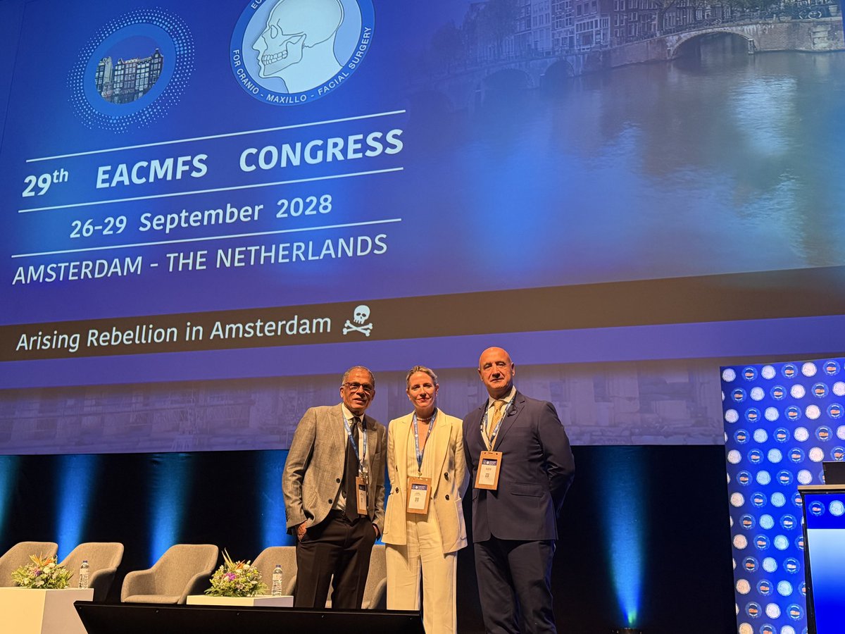 docdcruz's tweet photo. Interesting debate with the Queen of #SentinelNodeBiopsy in oral cancers - Claire Schilling at #EACMFS Greece. SNB has a long way to go before being accepted as standard of care in #oralcancers despite being around for over 2 decades unlike melanoma and breast  .Thoughts? https://t.co/Tm1gxtanOx