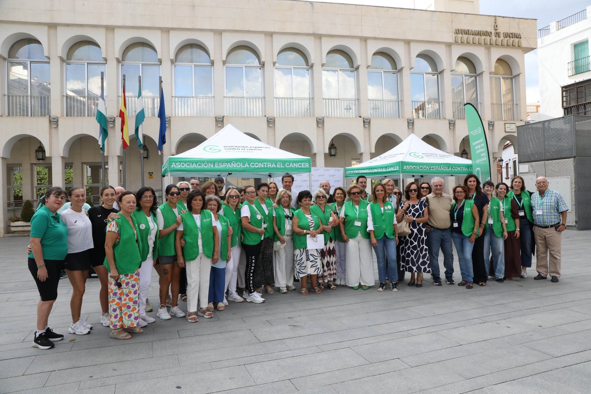 AytoLucena's tweet photo. La Asociación Española Contra el Cáncer – Junta Local de #Lucena acercó a la ciudadanía sus servicios de apoyo a pacientes y familias, reforzando la prevención, los hábitos saludables y la participación comunitaria. Un compromiso compartido con la salud y el acompañamiento. https://t.co/XwEDztlFri