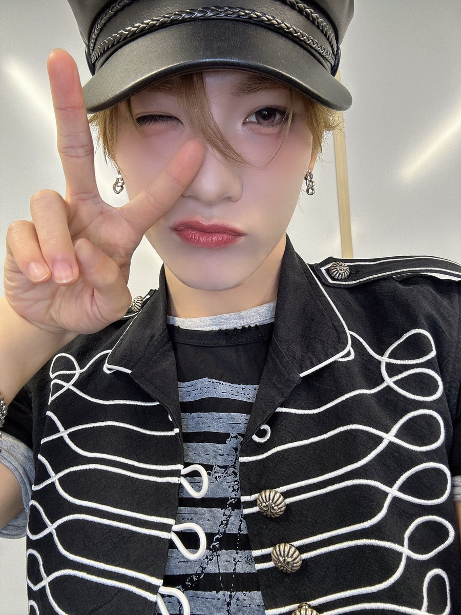 official_DXTEEN's tweet photo. [🦖]

#谷口太一 #TAICHI
#TANIGUCHITAICHI
❤️https://t.co/aLNP8s8o41

ロッキンジャパンありがとうございました🔥🔥
雨の中来てくれた皆さん本当に最高でした！！！！
DXTEENとしてデビューしてからずっと出たかったロッキンという舞台で本気のパフォーマンスを届けられて幸せでした！

みなさん！体調だけには気をつけてください！！！

･･━━･･━━･･━━･･━━･･
#DXTEEN 8TH SINGLE "相思想愛"
2026.12.09(Wed) RELEASE💗

@rockinon_fes #RIJF2026 #ロッキン
