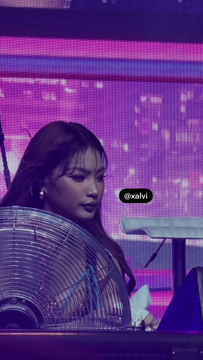 xaaaviiim's tweet photo. Sorry ssoob mainit dito samin hehehe

MELBOURNE GOT BINI SIGNALS

#BINI_SIGNALS_MELBOURNE
#BINI_SIGNALS_WORLDTOUR_2026
#BINI https://t.co/wkwcF9U5KA