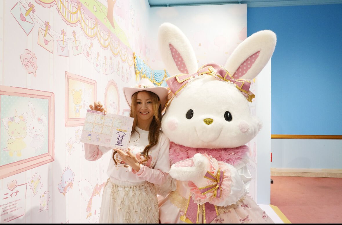RSS_mai_k's tweet photo. 📙公式ブログ📙
Wish me mell✨

サンリオピューロランド✨WISH ME MELL 15th ANNIVERSARY✨🎂🎉

✨HAPPY BIRTHDAY Wish me mell✨

Wish me mell 応援ソング🎶
「ひとりじゃない」を初めてウィッシュミーメルちゃんと一緒に歌唱させていただきました🎶

#倉木麻衣 
https://t.co/FhbKe8Wt1b https://t.co/b3dfqVbNou
