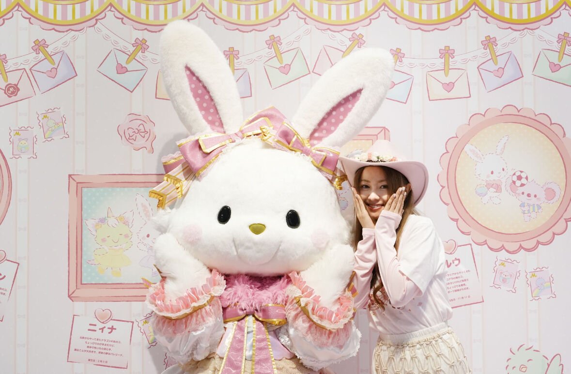 RSS_mai_k's tweet photo. 📙公式ブログ📙
Wish me mell✨

サンリオピューロランド✨WISH ME MELL 15th ANNIVERSARY✨🎂🎉

✨HAPPY BIRTHDAY Wish me mell✨

Wish me mell 応援ソング🎶
「ひとりじゃない」を初めてウィッシュミーメルちゃんと一緒に歌唱させていただきました🎶

#倉木麻衣 
https://t.co/FhbKe8Wt1b https://t.co/b3dfqVbNou