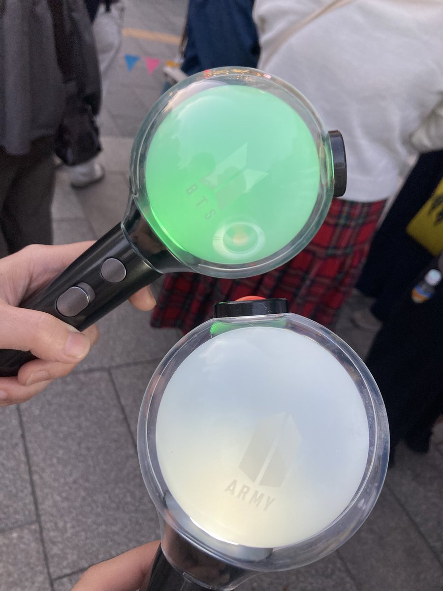 ayakoto_'s tweet photo. 久しぶりの札幌駅南口のアクションへ！
今日は世間的には連休中にもかかわらず、600人ほどの参加だったとか。

過去2度ほど会話を交わした同じ推しペンラの方と再会した🔎✨🔍

#平和憲法はうちらが守る
#めちゃくちゃな政治に抗議0920札幌 https://t.co/Upl1dD0MUX
