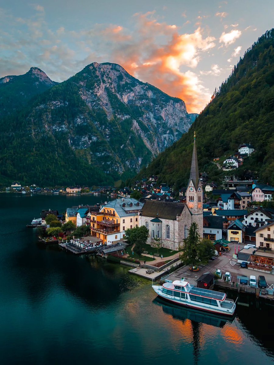 NaturalWorld515's tweet photo. Hallstatt Austria https://t.co/Mn8UWntJfM