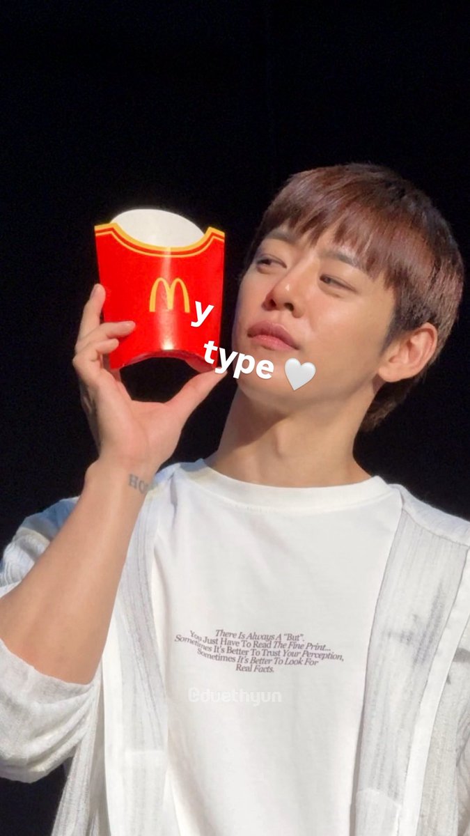 duethyun's tweet photo. 맥날 감튀댛냥이 
맥날 감튀샷 🍟 https://t.co/6GJOywVvOa
