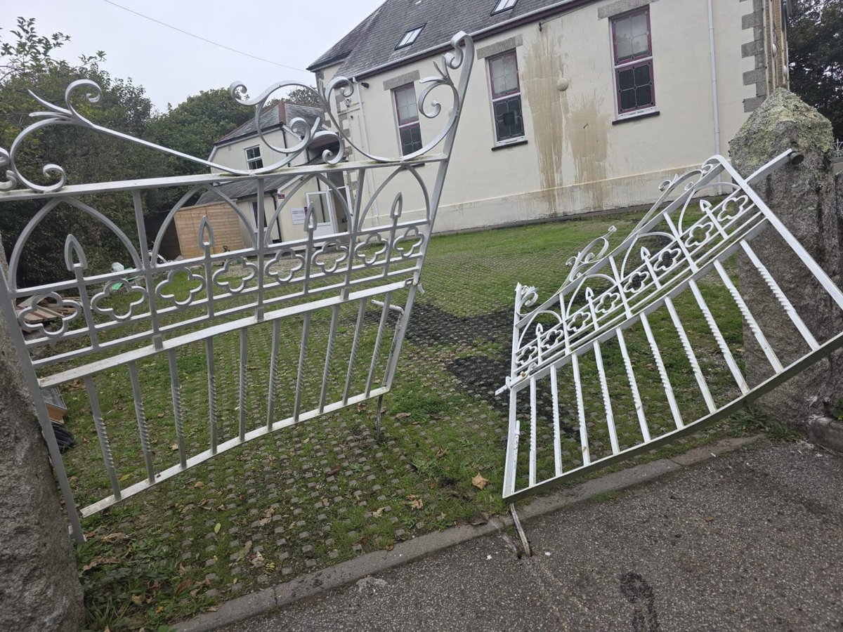 Taj_Ali1's tweet photo. Racist attack on the only mosque in Cornwall.

A car deliberately smashed through its gates before two people poured a liquid thought to be oil around the building. Being treated as racially aggravated criminal damage.

We’ve seen a sharp rise in these Islamophobic hate crimes. https://t.co/KtBz1YraEq