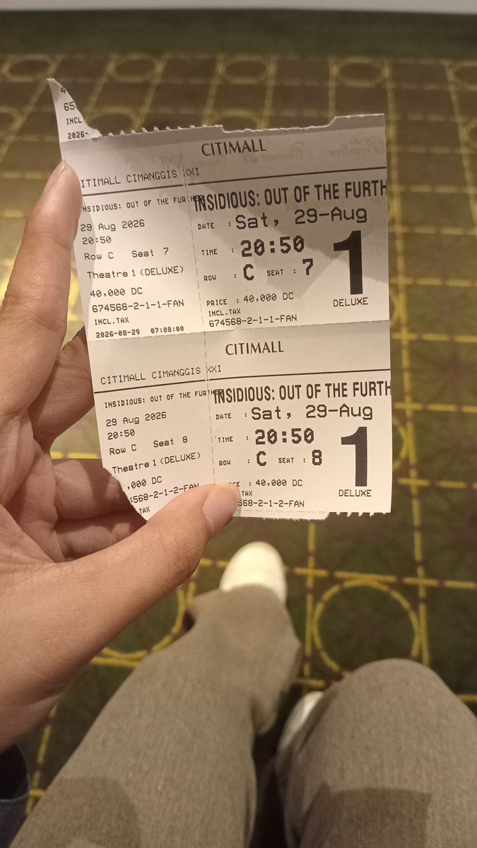outshitcin's tweet photo. Nonton insidious https://t.co/E5KwqAp6Co