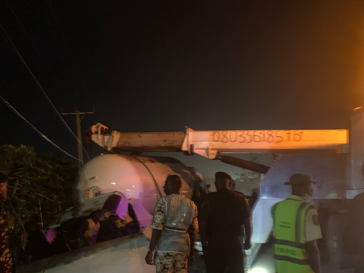OG_FireService's tweet photo. OGUN FIRE SERVICE AVERTS MAJOR DISASTER AS 10-TON LPG TRUCK CAPSIZES AT OBERE JUNCTION, OTA/ATAN ROAD https://t.co/o11ZkJvgGy