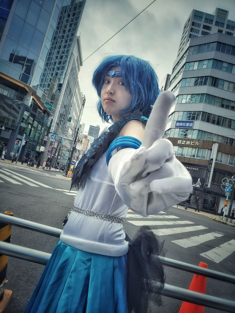 MasaAYANO8789's tweet photo. Cosplay Memorial💙
美少女戦士セーラームーン（実写版）
セーラーマーキュリー/水野亜美
SAILOR MOON（'03 Drama Ver.）
SAILOR MERCURY

強く魅せてくれました🖤

📸チャーミーさん（@S6093cho）
#サツコス
#Cosplay
#セーラーマーキュリー
#ダークマーキュリー
#セラムンコスプレ部
#SAILORMERCURY https://t.co/cUW5GSn0JU