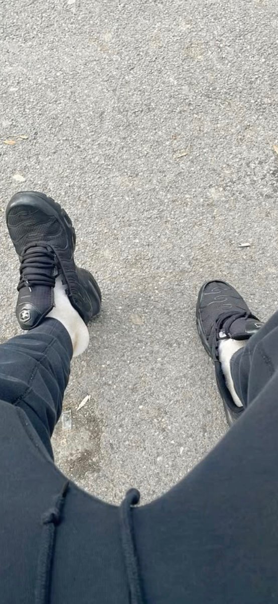 Maitrekader22's tweet photo. Venez me les lécher 👅 🦶🏽💩💸

#MoneySlave #CashMaster #PayPig #FinDom #boss #alpha https://t.co/5hFYMftImL