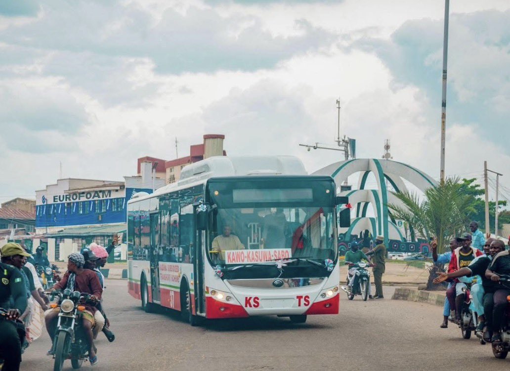 OzoMusty's tweet photo. KADUNA UPDATE: President Bola Ahmed Tinubu, GCFR has commended the Kaduna State Government’s FREE CNG mass transit programme under the leadership of Governor Uba Sani, CON describing the initiative as an example of the kind of intervention needed at the subnational level.

In a post on his official X account, President Tinubu specifically highlighted Kaduna’s deployment of 100 CNG-powered buses, which carried approximately 3.2 million passengers in their first year of operation, saving commuters more than ₦3.5 billion in transportation costs. Kaduna is currently the only state in Nigeria operating a free CNG mass transit programme of this nature.

The presidential recognition underscores the significance of Kaduna’s CNG mass transit programme as part of Governor Uba Sani’s broader efforts to deliver practical interventions that directly improve the welfare and living standards of residents.

#WorkingForKaduna
#VoteUbaSaniAgain