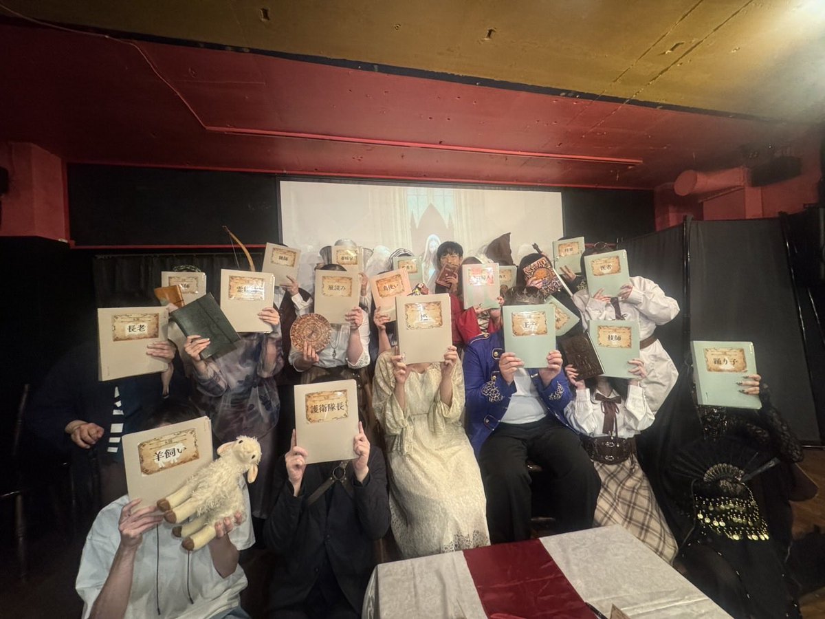 Key5mdms's tweet photo. 『BOOROOM』【猟師】
みなさんのRPがキャラクターの個性を引き立たせていて、それぞれの発言に心動かされることも、笑いが起こることもあって良い協議会でした🏹
自分もいろんな人と話せたし頑張れたはず…！
結末は……さておき、とても楽しかったです👏
ありがとうございました！
#BOOROOM https://t.co/FGqZs2KpKT