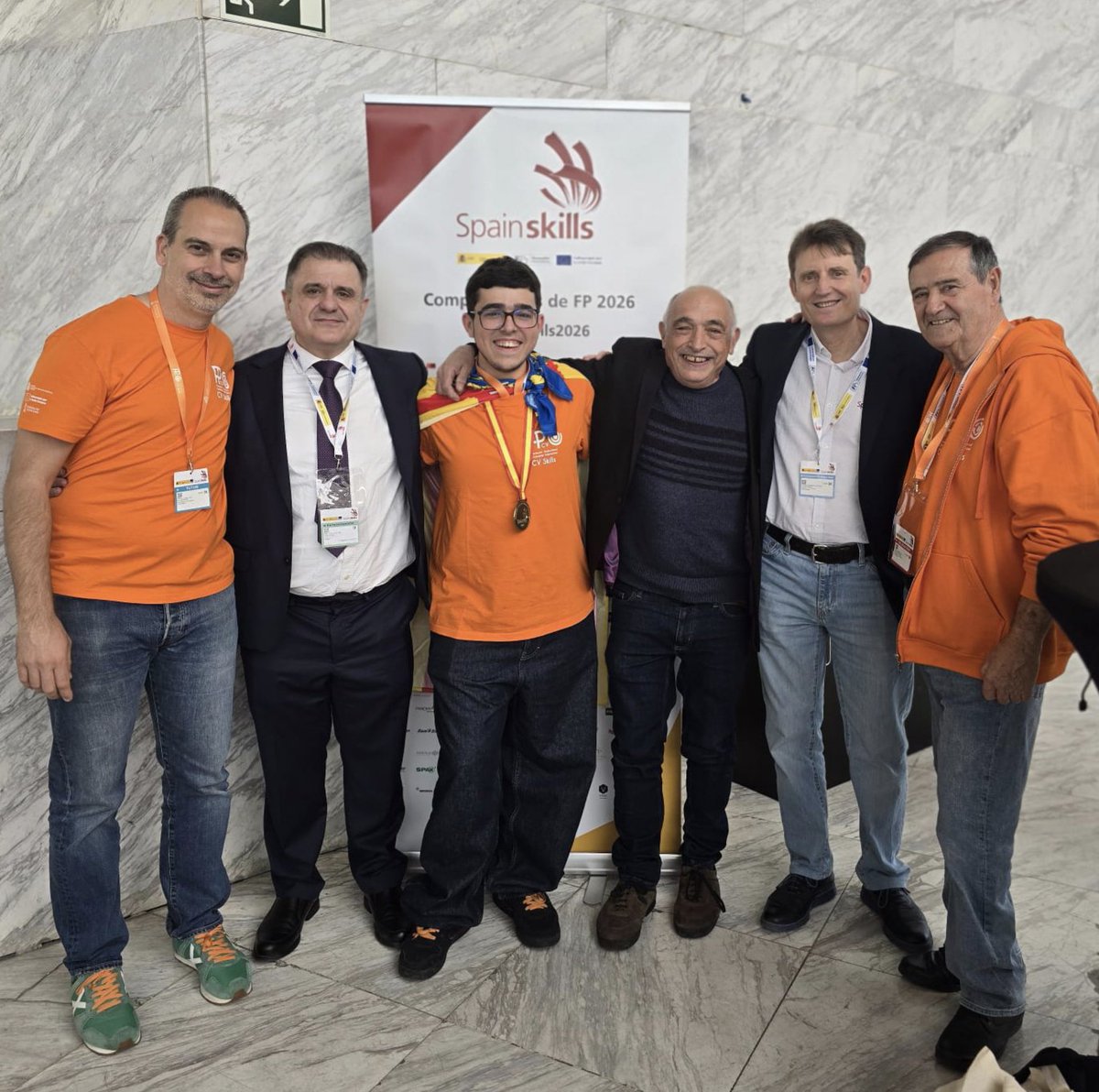 ToniMorenoRey's tweet photo. El próximo martes 22 de septiembre, en #Shanghai se celebra el campeonato mundial de #FP , el @WorldSkills .
Volamos a China para acompañar a Héctor Navarro de Comenius Centro Educatiu, ganador nacional🏆 de #Spainskills_2026 electoníca
Con @jos_rubio #FulgencioBermejo  #FedeCoca https://t.co/LD7K7IXFAu