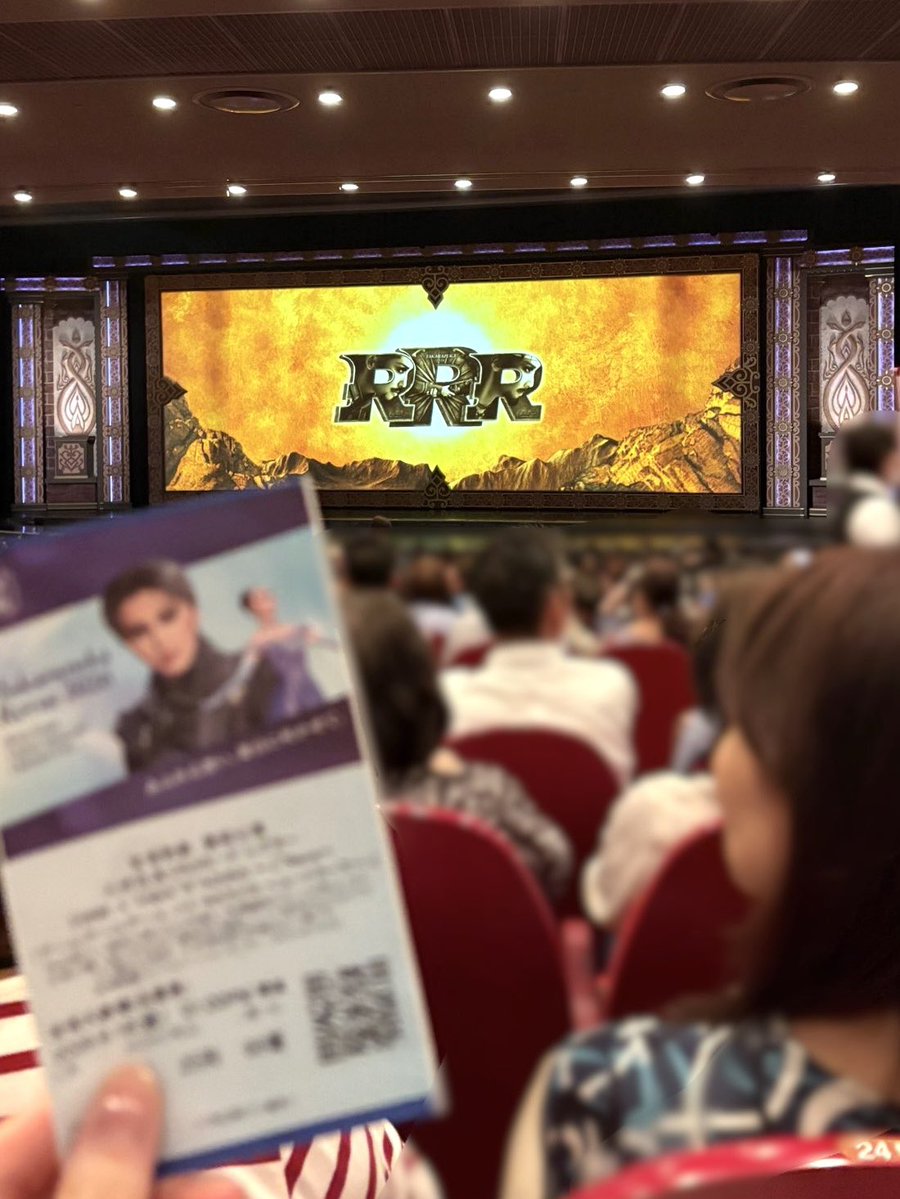 dobby_moa's tweet photo. 9/18 RRR
他組様方と観劇被りして僥倖でしたし、なにより、アドリブ？での掛け合いで、会場がニコニコになった事が尚のこと心嬉しくて♡”

私のお席的に客席降りが…と複雑でしたが、嘘かのようにお近くのジェンヌ様方が笑顔で𝓢𝓾𝓹𝓮𝓻盛り上げて下さって、最高でした。ｱﾘｶﾞﾄｳｺﾞｻﾞｲﾏｽ🙏🏻 https://t.co/MFUBG2vGug