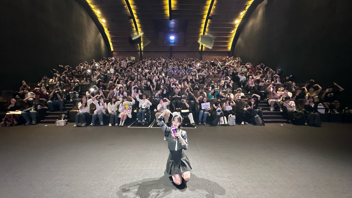 _IUofficial's tweet photo. #아이유 #IU
#The_Golden_Hour #골든아워
#IU_CONCERT #THE_WINNING https://t.co/49LHkdKSJE