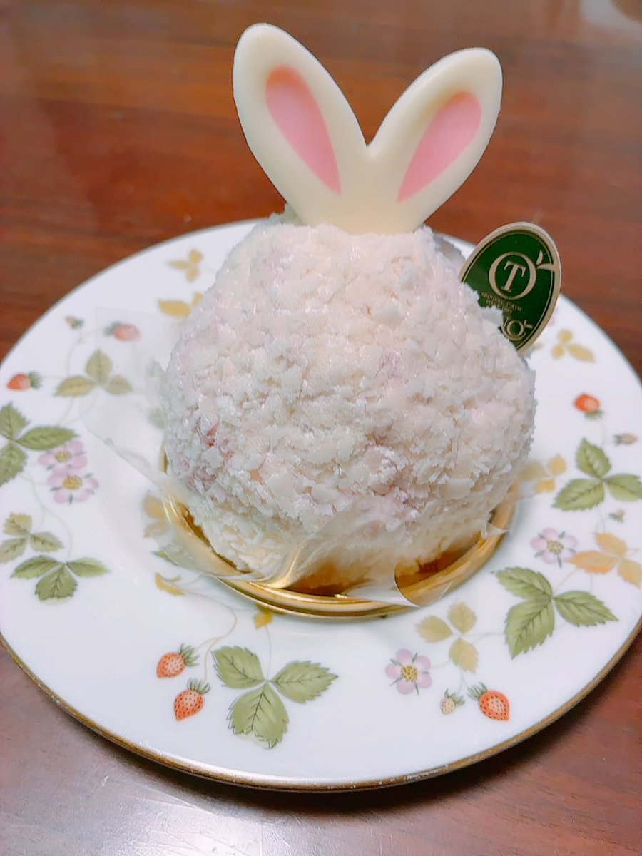 chamroyaleri's tweet photo. お月見ケーキ🍰 https://t.co/t7maZN2Z9P