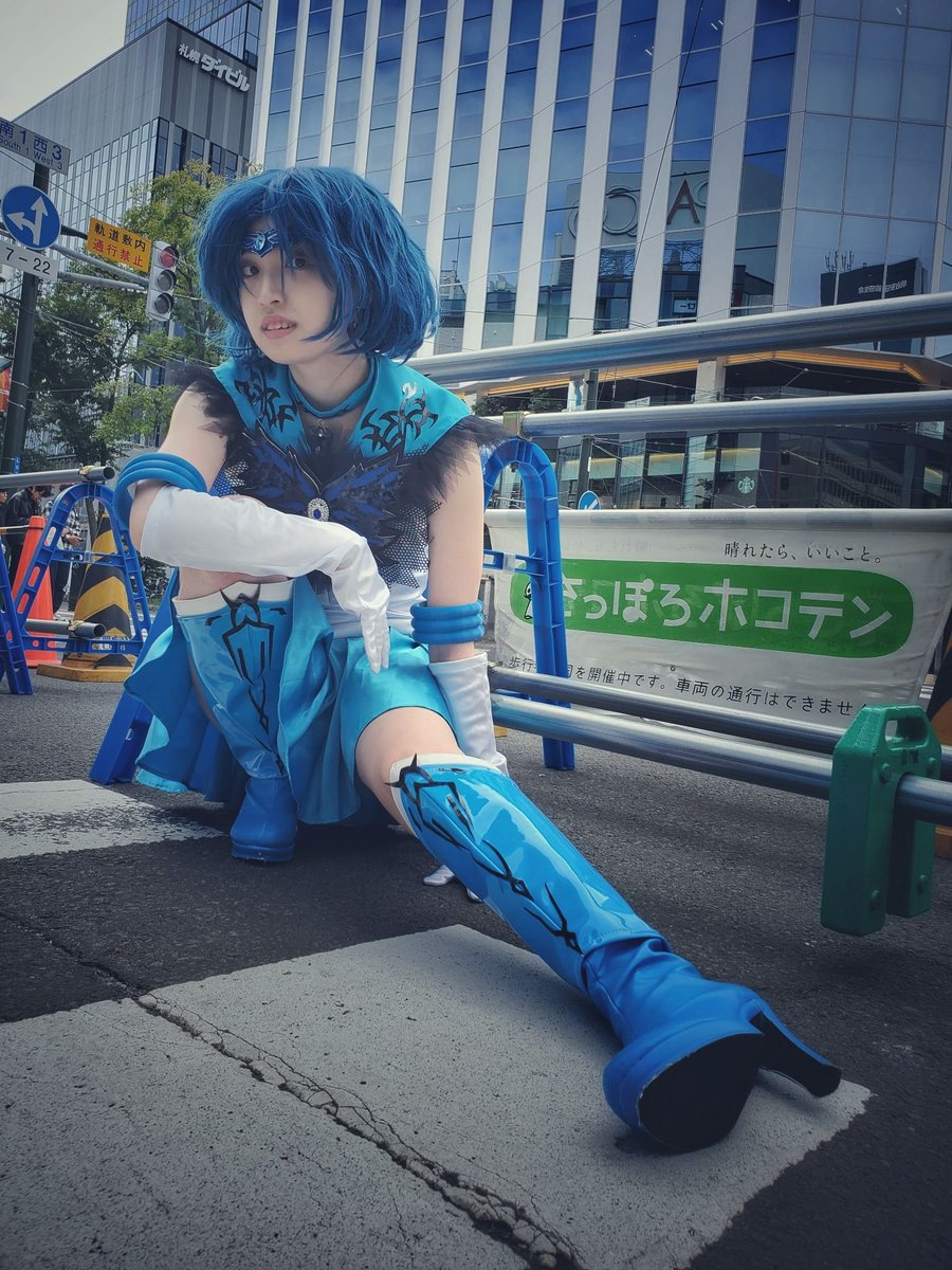 MasaAYANO8789's tweet photo. Cosplay Memorial💙
美少女戦士セーラームーン（実写版）
セーラーマーキュリー/水野亜美
SAILOR MOON（'03 Drama Ver.）
SAILOR MERCURY

遠近感の魔法で脚長に🖤

📸チャーミーさん（@S6093cho）
#サツコス
#Cosplay
#セーラーマーキュリー
#ダークマーキュリー
#セラムンコスプレ部
#SAILORMERCURY https://t.co/YbtymADupP