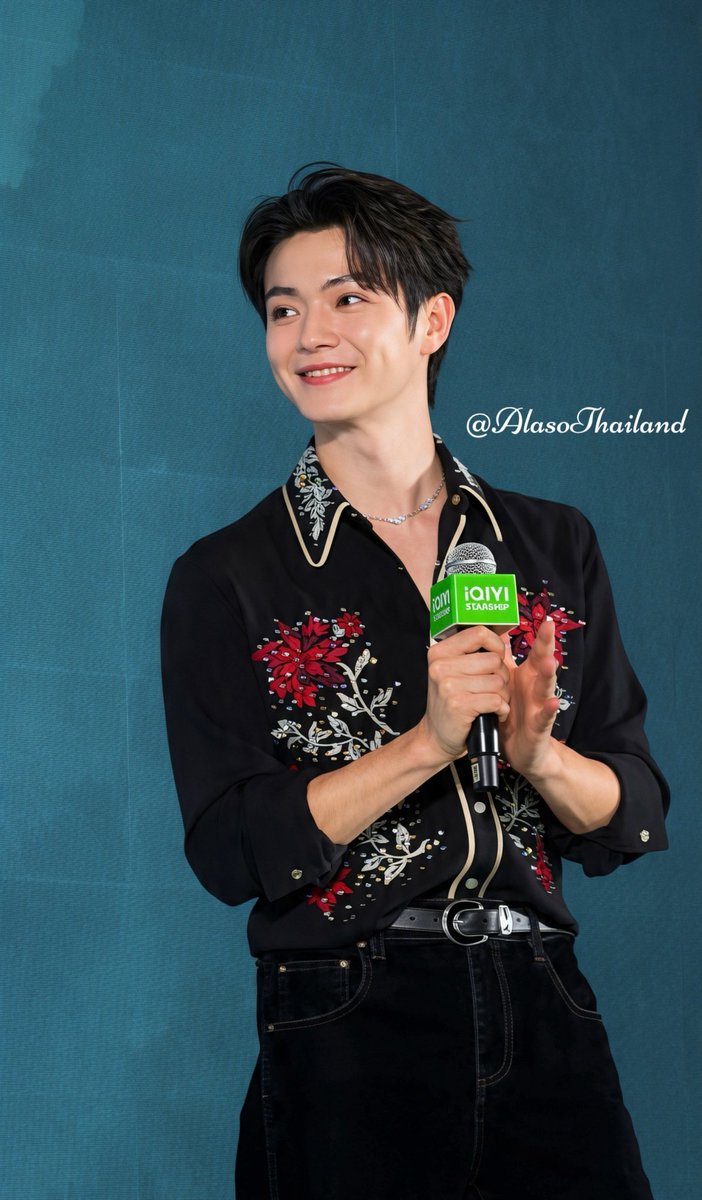 AlasoThailand's tweet photo. ผมนี่มีความสุขจนล้นอก 💜🧡🥹

#iQIYIStarship爱奇艺星舰计划
#iQIYIStarshipSpringoftheBlade
#สวีข่าย #XuKai
#XuKaiShenRunYanRui https://t.co/wFw57RZEPm
