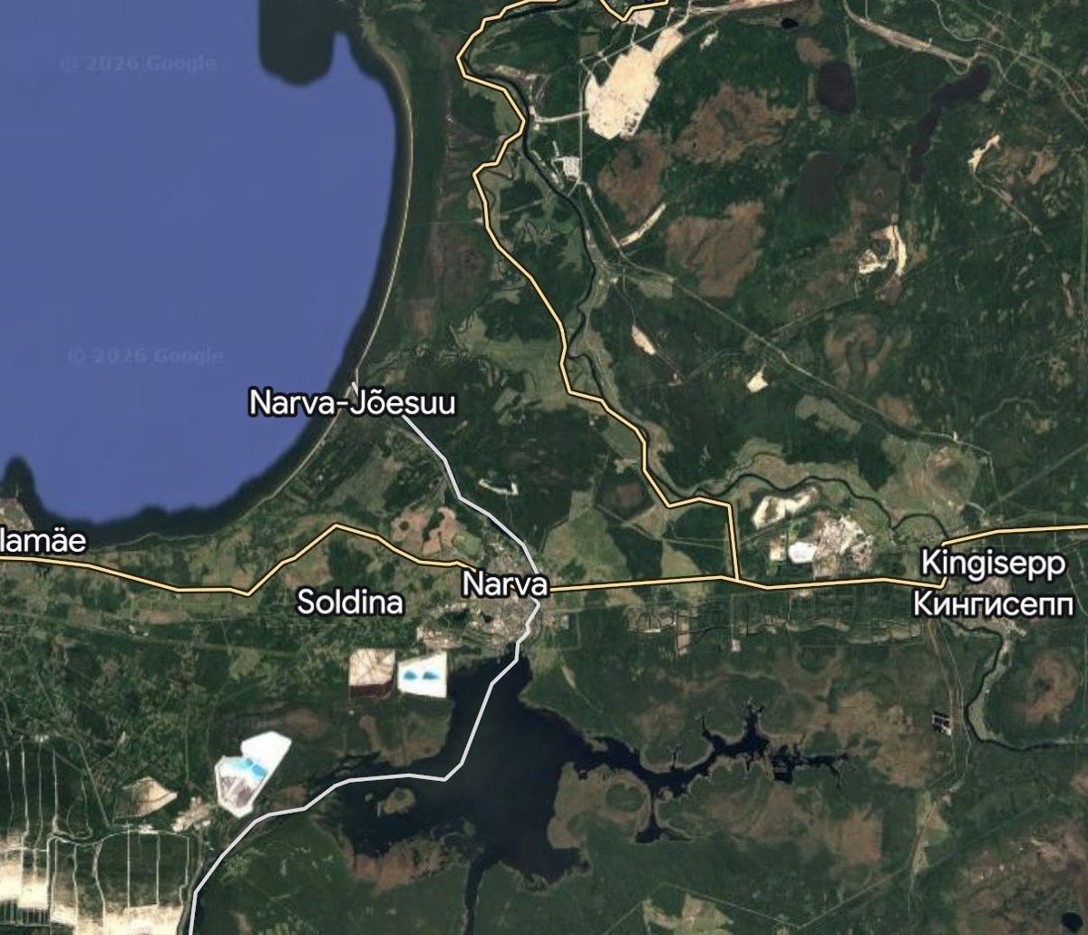 FaytuksNetwork's tweet photo. Russia's FSB imposes a nighttime curfew along the Estonian border near Narva, banning people and vehicles outside towns and villages within 5 km of the border in the Slantsy and Kingisepp districts from Sept 16–26 https://t.co/8Ez8AvMXFy