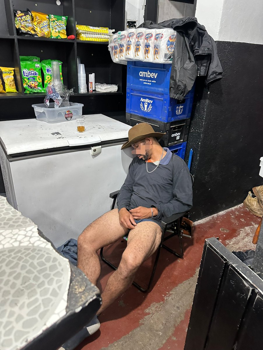 RhuanHenrique04's tweet photo. COWBOY VEIO NO BAR BEBER E ACABOU COMENDO MEU RABO BEM GOSTOSO, PENA QUE GOZOU RÁPIDO 😋

Completo no meu https://t.co/NvkqwWL9Fy E NO https://t.co/Lpy6UokZsd https://t.co/C3DwI7U6wt