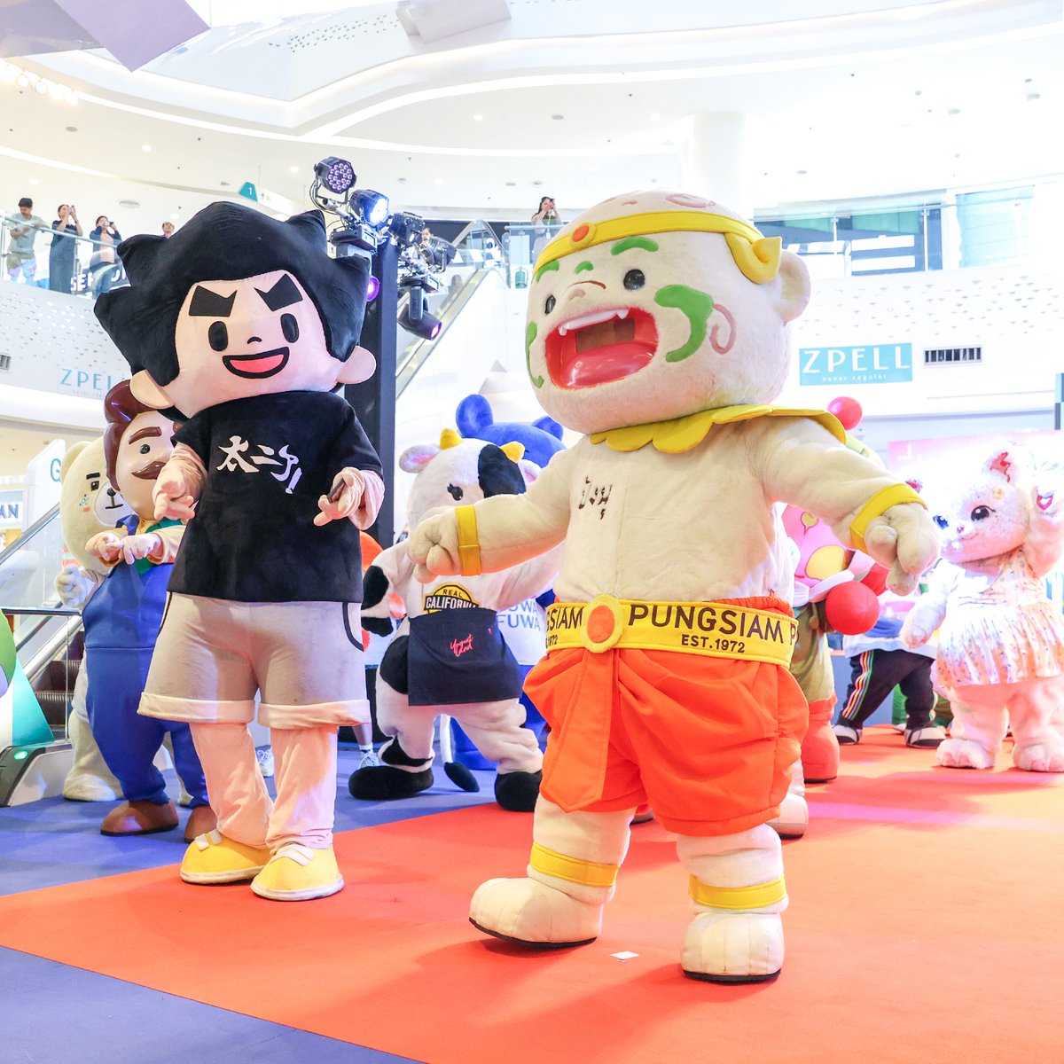 futurepark's tweet photo. รวมความน่ารัก ความสนุก และโมเมนต์สุดประทับใจไว้เพียบ! 💚
ขอบคุณทุกคนที่มาร่วมสนุก มาเจอน้อง ๆ Mascot และมาสร้างความทรงจำดี ๆ ไปด้วยกันตลอด 2 วัน 🥰🎈
แล้วเจอกันใหม่ในโมเมนต์สนุก ๆ ครั้งหน้านะ 💫
#FutureparkXSlamduck
#FutureparkMascotShow2026
#TheSecretParty
#ฟิวเจอร์ทำถึง https://t.co/aiZrJEfno7