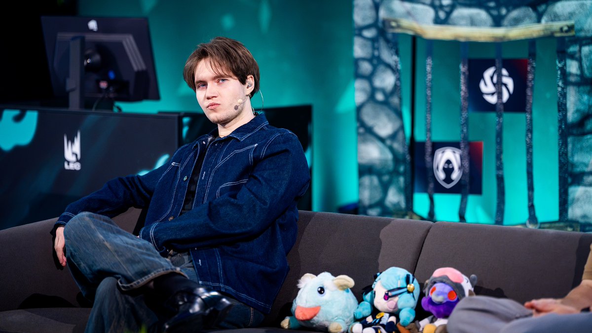 FinnLoL's tweet photo. Excited to be casting my first final today and for it to be such a banger 

Been working very hard to transition from a player to a full on caster and i will make sure to do the games justice 🫡 https://t.co/h6MVUVqcoI