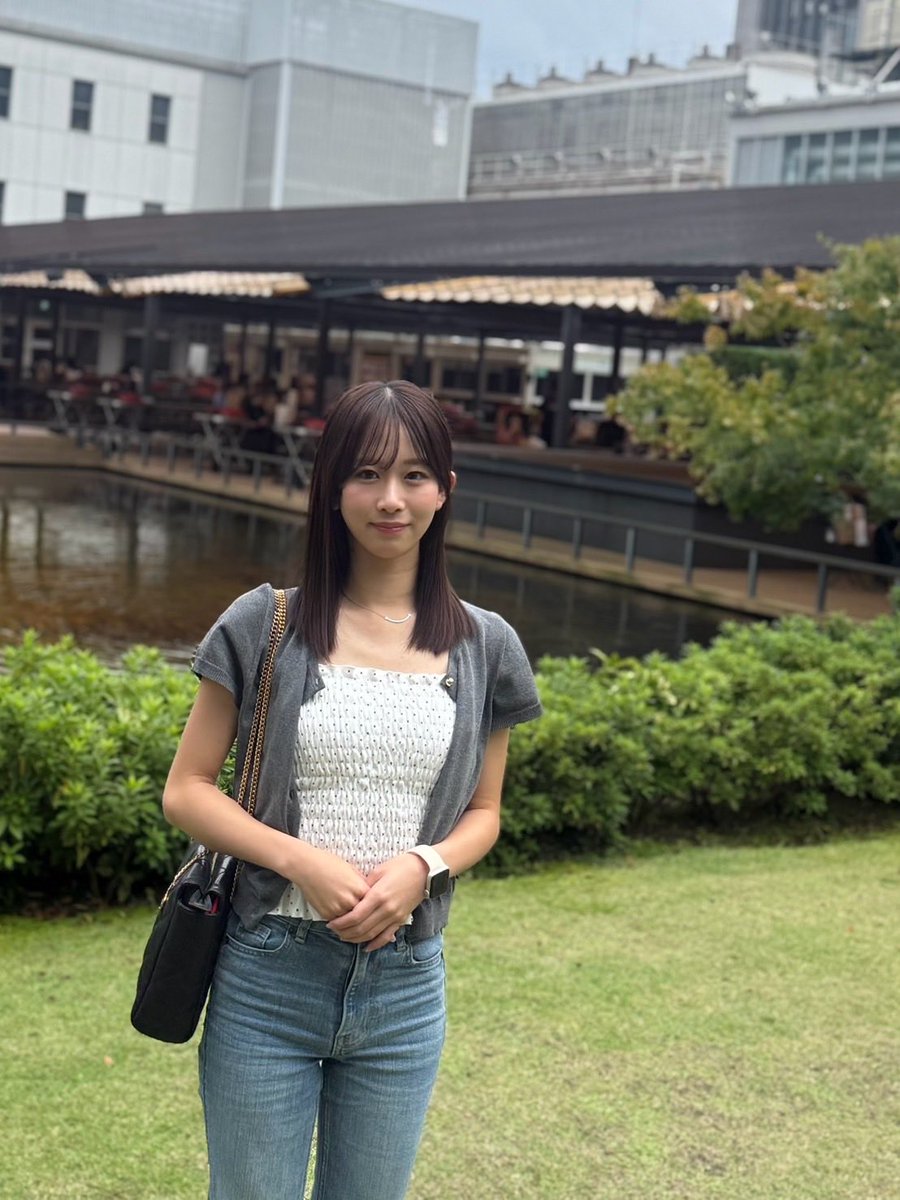 miss_seikei2601's tweet photo. 今日もお疲れ様でした✨️
この前外で写真を撮ってたら強風に吹かれちゃった🍃🌀
外撮影だと風は強敵ですね🙂‍↔️
ミクチャでは今日からゲリライベントも始まったのでより一層頑張ります！♡
今配信中なのでお時間ある方きてね！
 #ミス成蹊  #ミスコン  #dragons https://t.co/GRfgn8rSuG