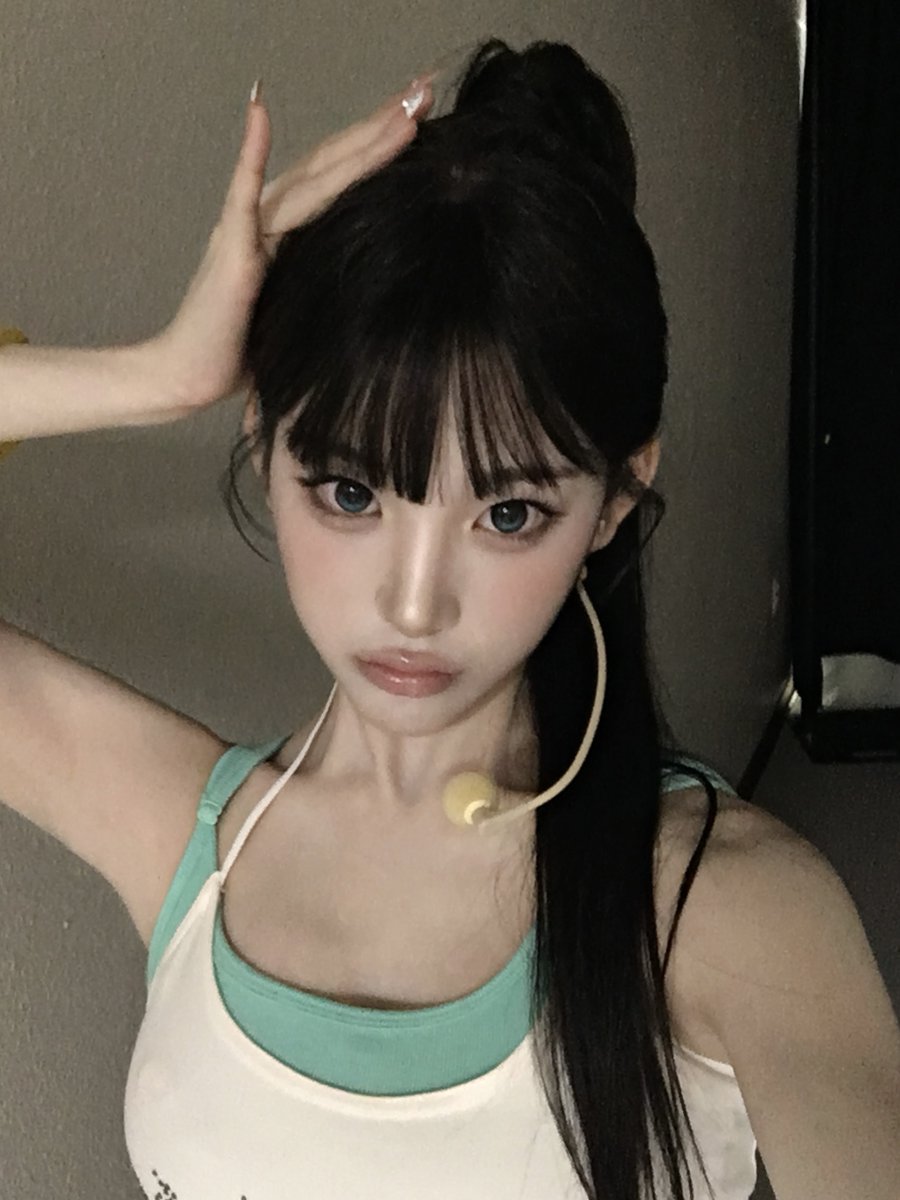 triplescosmos's tweet photo. Wait,🩵oh my god, stop 🍋💚

#tripleS #트리플에스
#JiYeon #지연 https://t.co/lHdF5KQY4P