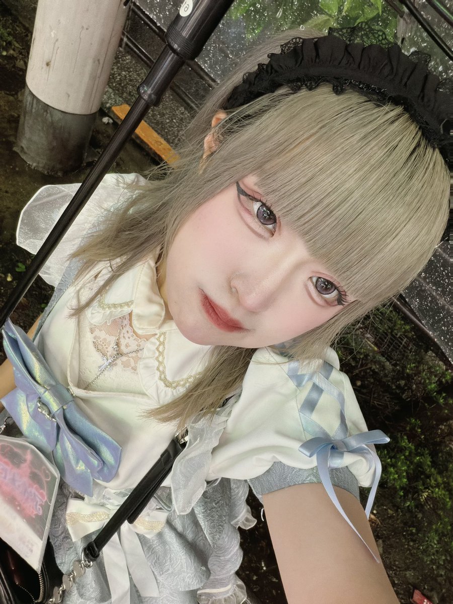 rizu_aimero's tweet photo. います！大雨だー😭
 #秋葉原コンカフェ #コンカフェ https://t.co/un7JaaZNfH
