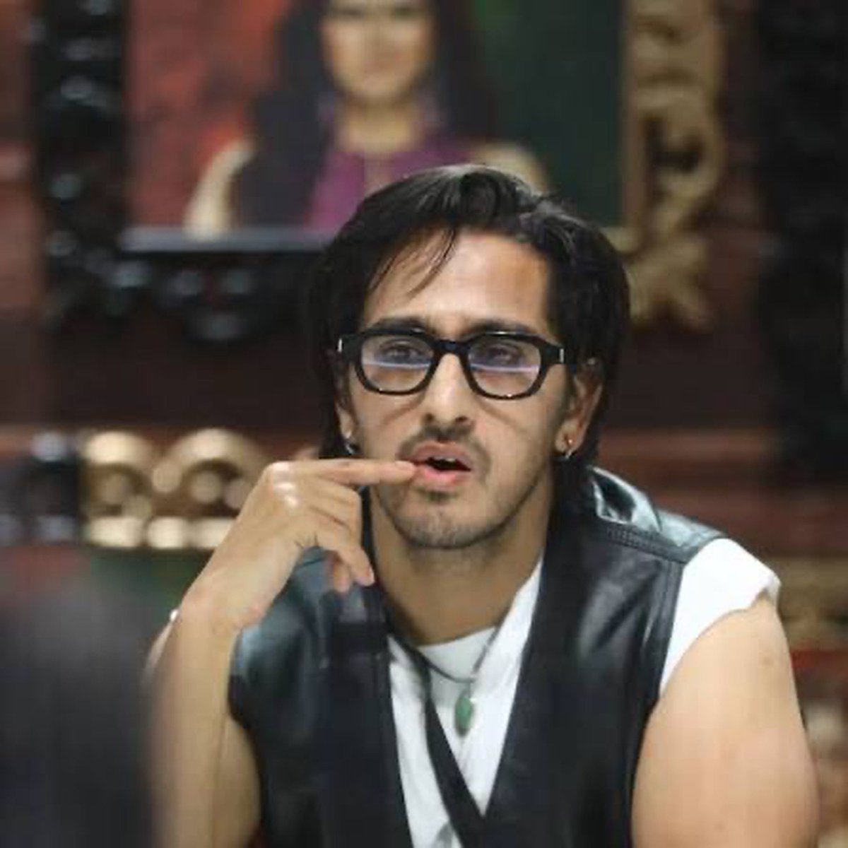 DipankarJo18390's tweet photo. It isn’t just a season anymore, it’s turning into a ONE MAN SHOW

From entertainment to moments, singing to screen presence, Qazi is everywhere and impossible to ignore. The spotlight finds him every single time. 

BB20 THE QAZI TOUQEER SHOW

#QaziTouqeer • #BB20 • #BiggBoss20 https://t.co/TcgwUp1jbP