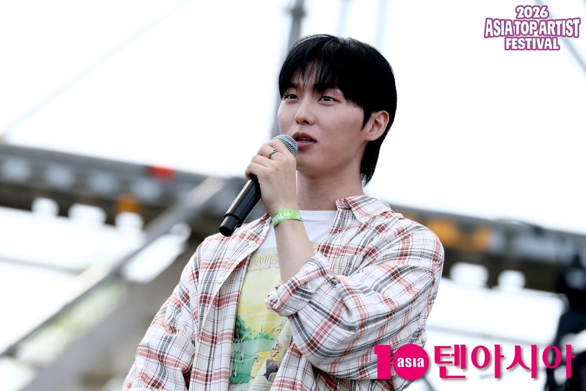 spicynookie's tweet photo. during his talk session at the 2026 asia top artist festival (ata festival), choi hyunwook was asked who he would like to meet if someone from the past or future could visit him through time travel. https://t.co/Wgs7XX1a7i