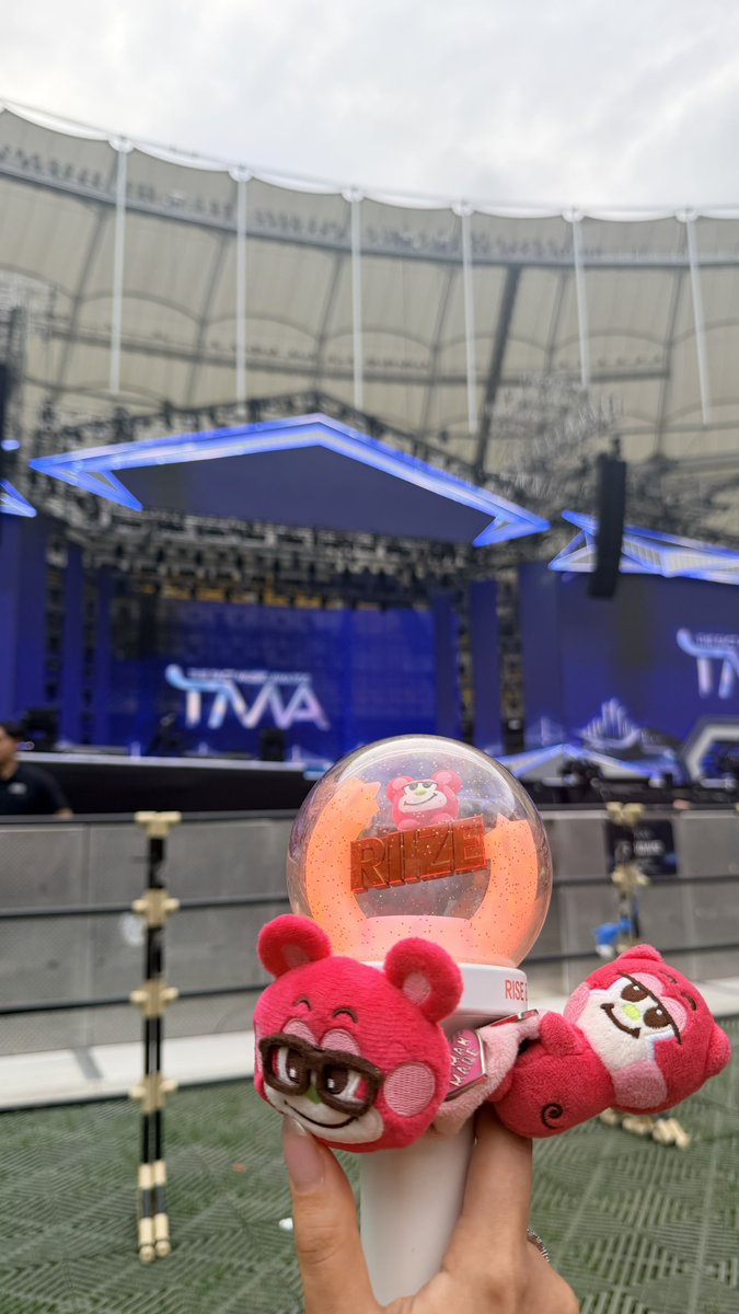 ikemanskiii's tweet photo. 오랜 친구들이랑 바다 놀러 ~~^^
연락 좀 해라 이 자식들 https://t.co/dMfc63pmUv