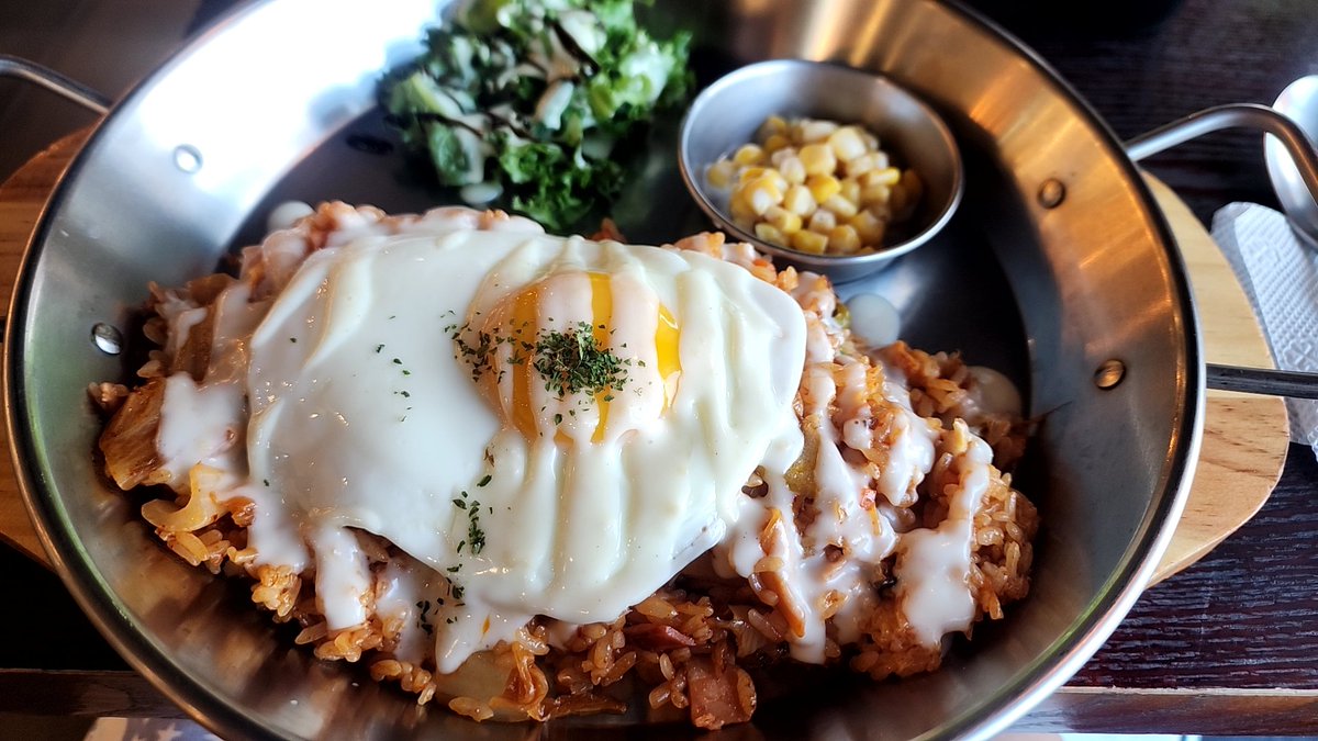 yeob_38930's tweet photo. 오늘의저녁 역시떡볶이좋아 한스델리 김치베시컨필라프
다들 맛저하세요~ https://t.co/uzxO4ApmHJ