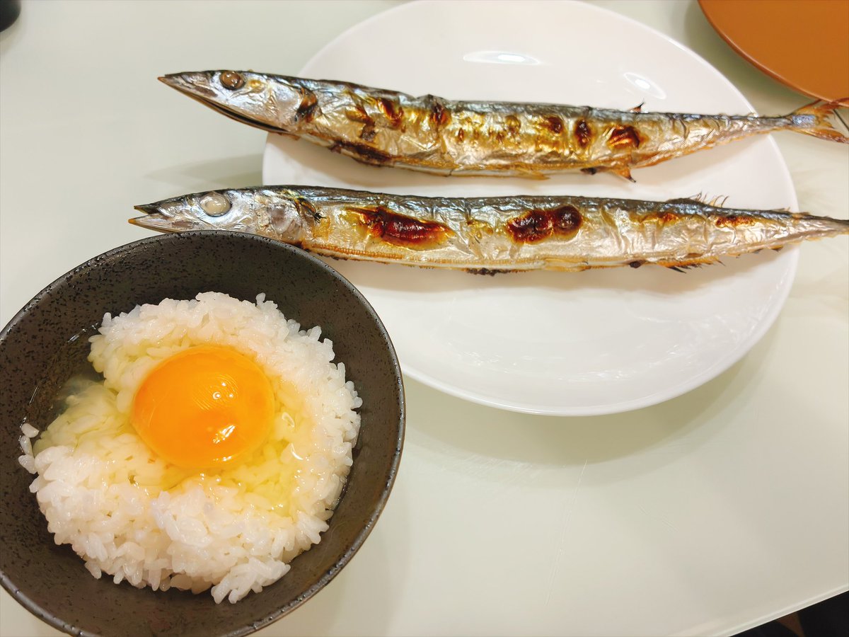 mac1980h109's tweet photo. 秋刀魚にTKG

ケーキ🎂 https://t.co/elAdfAS8d2
