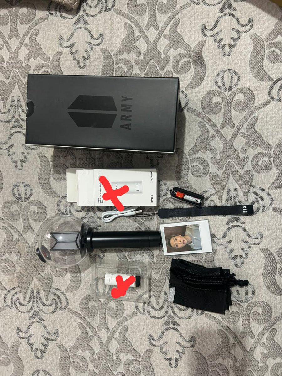jikookcolecter's tweet photo. ✨ VENDO ARMY BOMB V4 OFICIAL✨

Acompanha:
• Lightstick
• Caixa original
• PhotocardS
• Strap/pulseira BTS
• Acessórios conforme na imagem
900+nacional 
Pagamento imediato 
Interesse me chama, envio vídeos e fotos

ACEITO CARTÃO

TENHO FEEDBACK POSITIVO @jikookcollecter https://t.co/rjb669Ys0H