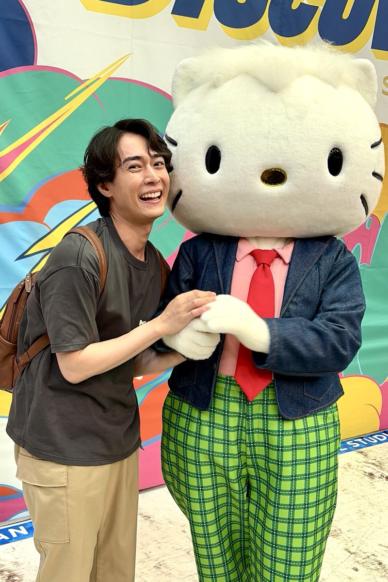 shogosuzuki1022's tweet photo. 赤坂にUSJがやって来た！！

運良くダニエルさんとグリーティングできました🥰

指名してくれた時かっこよかったなぁ〜

大阪からありがとうございました！！

気をつけて帰ってね✨

#赤坂でUSJ発見 https://t.co/nwHR6A0wt3